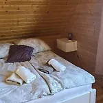 Dom wakacyjny With Sauna, Jacuzzi, Private Pond Lipusz