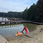 With Sauna, Jacuzzi, Private Pond Dom wakacyjny Lipusz