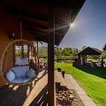 With Sauna, Jacuzzi, Private Pond Dom wakacyjny