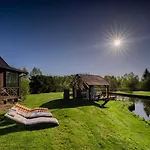 With Sauna, Jacuzzi, Private Pond Dom wakacyjny