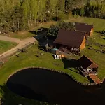 With Sauna, Jacuzzi, Private Pond Dom wakacyjny Lipusz