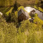 Dom wakacyjny With Sauna, Jacuzzi, Private Pond