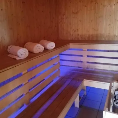 With Sauna, Jacuzzi, Private Pond Semesterbostad *