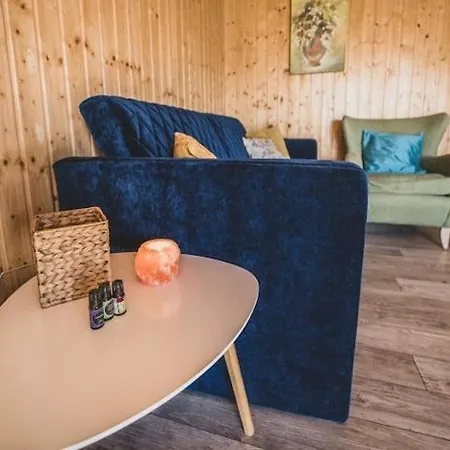 With Sauna, Jacuzzi, Private Pond Semesterbostad Lipusz