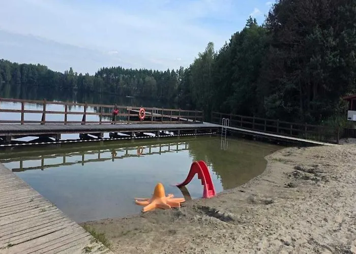 With Sauna, Jacuzzi, Private Pond Semesterbostad Lipusz